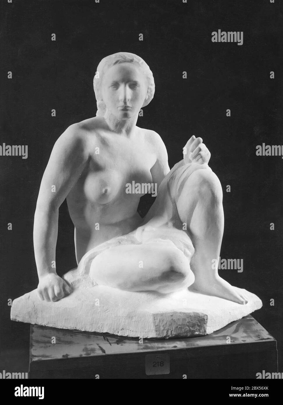 À l'exposition d'automne de l'Académie des Arts de Prusse du 24 octobre au 1942 décembre. Vue sur la sculpture en marbre « Der Morgen » du professeur Richard Scheibe. Banque D'Images