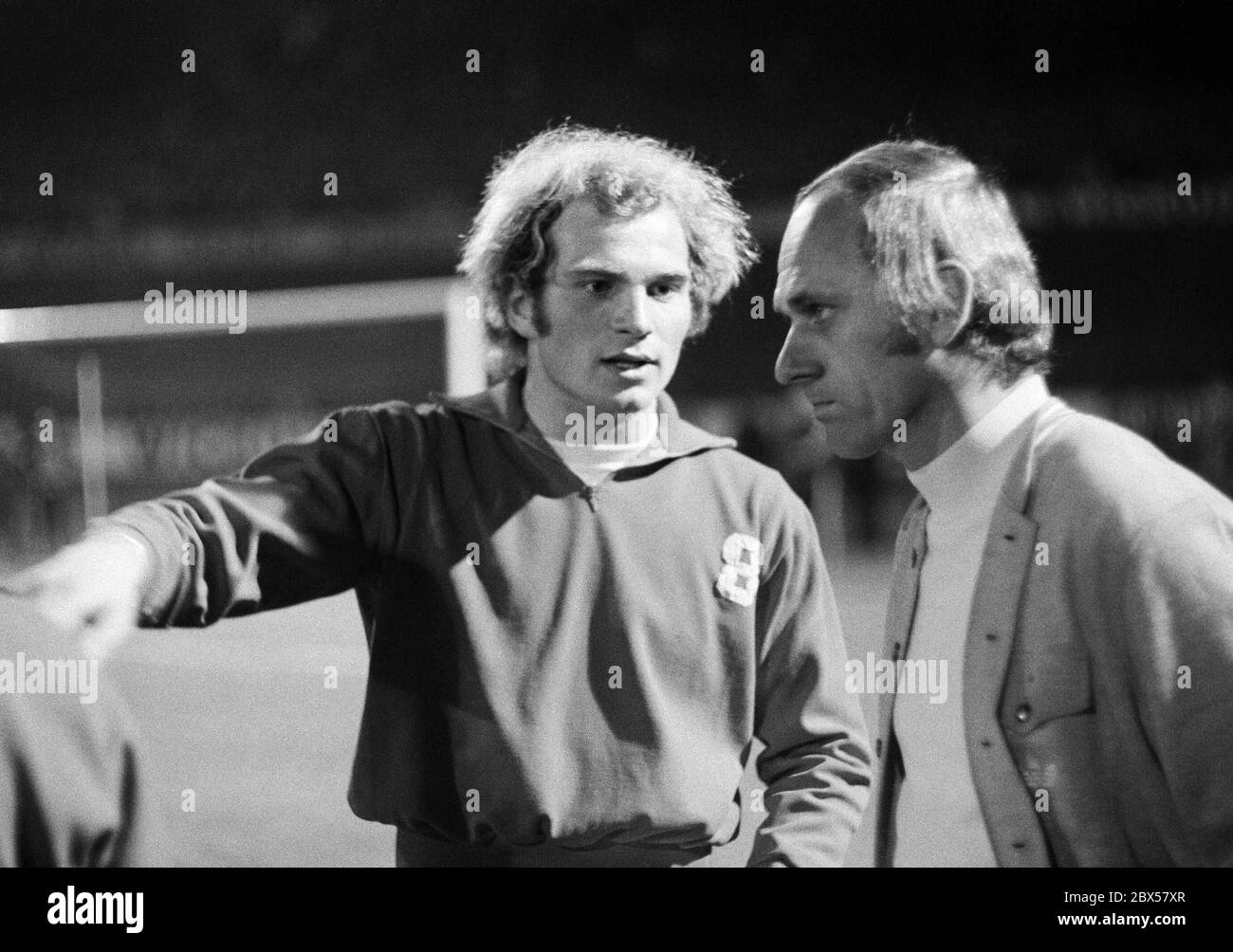 Entraîneur Udo Lattek et Uli Hoeness à Wuppertal contre Bayern Muenchen, Bundesliga, saison 1972/1973, Wuppertal SV contre Bayern Munich 1: 1, Stadion am Zoo. Banque D'Images