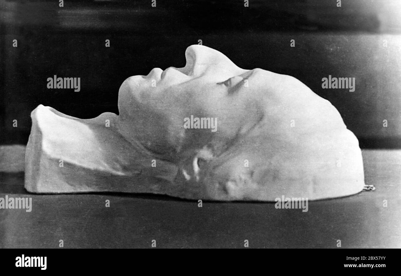 L'image montre le masque de la mort du compositeur et musicien Frédéric Chopin. Photo non datée. Banque D'Images