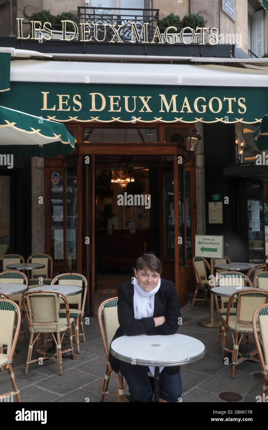 CATHERINE MATHIVAT, DIRECTRICE GÉNÉRALE BRASSERIE LES DEUX MAGOTS À PARIS Banque D'Images