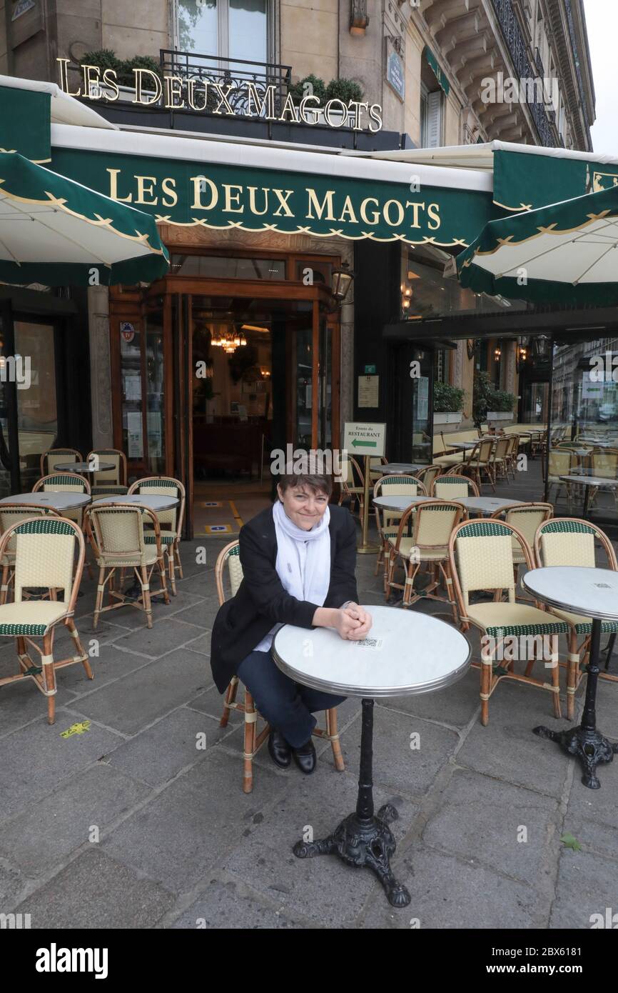CATHERINE MATHIVAT, DIRECTRICE GÉNÉRALE BRASSERIE LES DEUX MAGOTS À PARIS Banque D'Images
