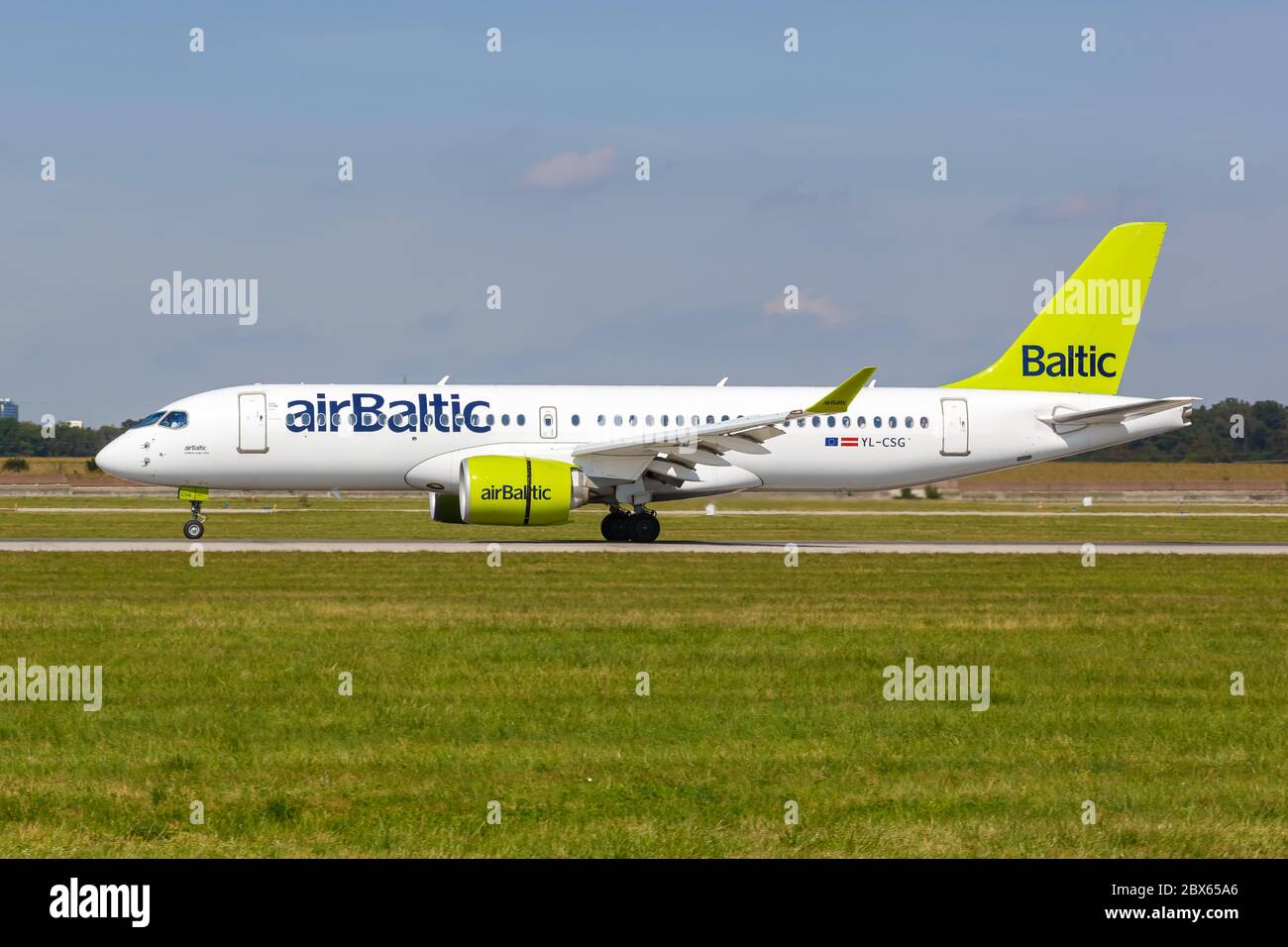 Stuttgart, Allemagne - 15 septembre 2019 : avion Air Baltic Airbus A220-300 à l'aéroport de Stuttgart STR en Allemagne. Banque D'Images