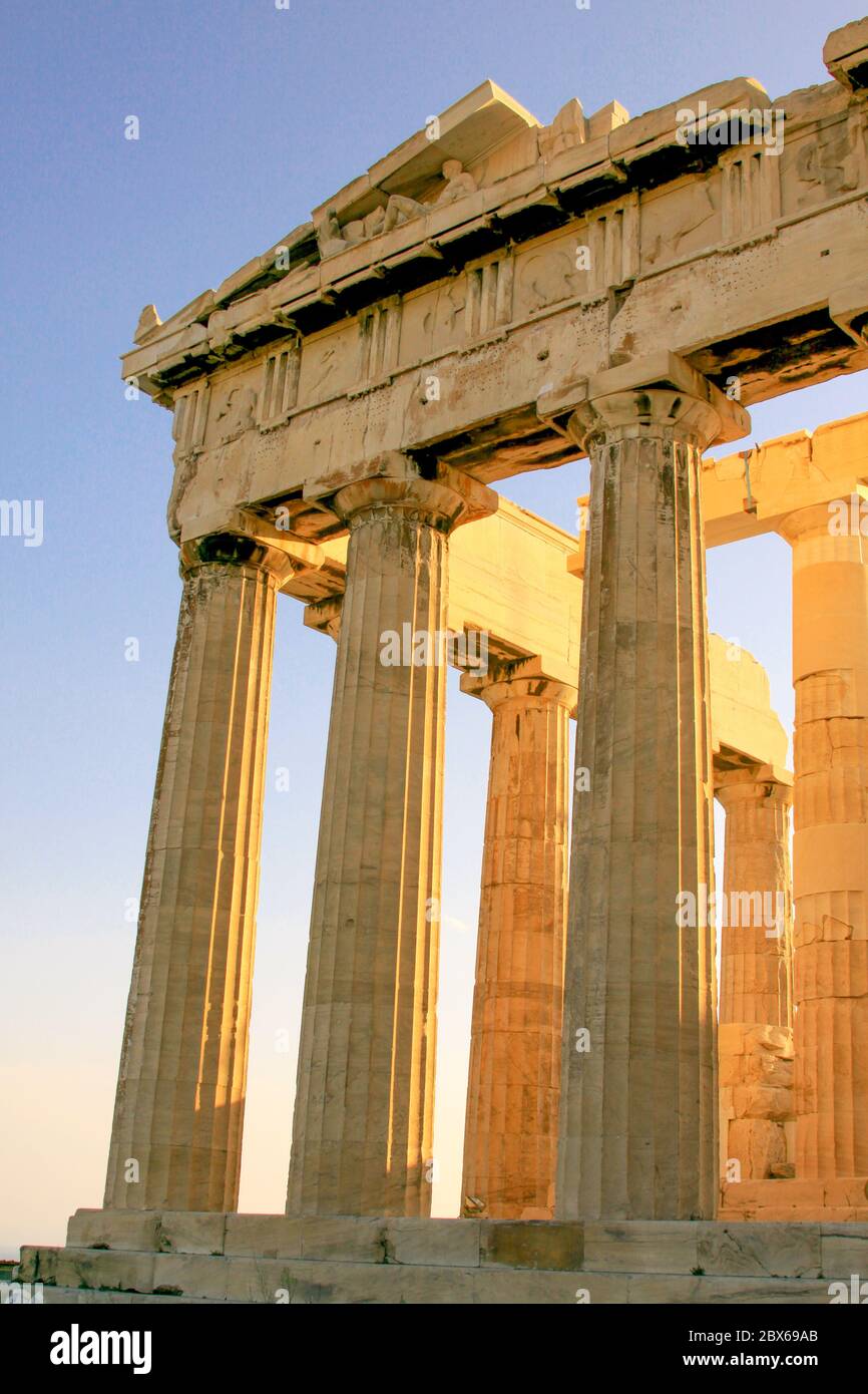 Détails du temple Parthénon à l'Acropole, Athènes. Le Parthénon est un ancien temple de l'Acropole athénienne, en Grèce, dédié à la déesse Athéna, qui Banque D'Images