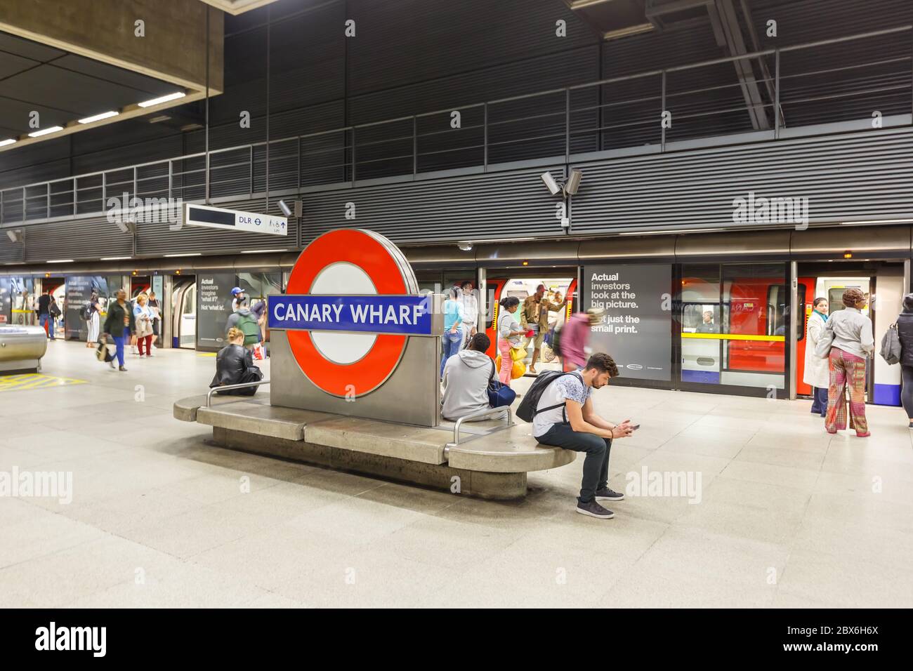 Londres, Royaume-Uni - 9 juillet 2019 : métro de Londres Metro Canary Wharf Jubilee Line au Royaume-Uni. Banque D'Images