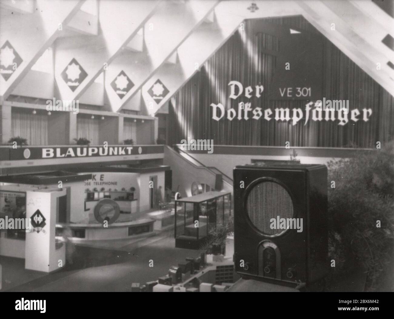 Funkausstellung Berlin Heinrich Hoffmann photographies 1933 photographe officiel d'Adolf Hitler, homme politique et éditeur nazi, qui était membre du cercle intime d'Hitler. Banque D'Images