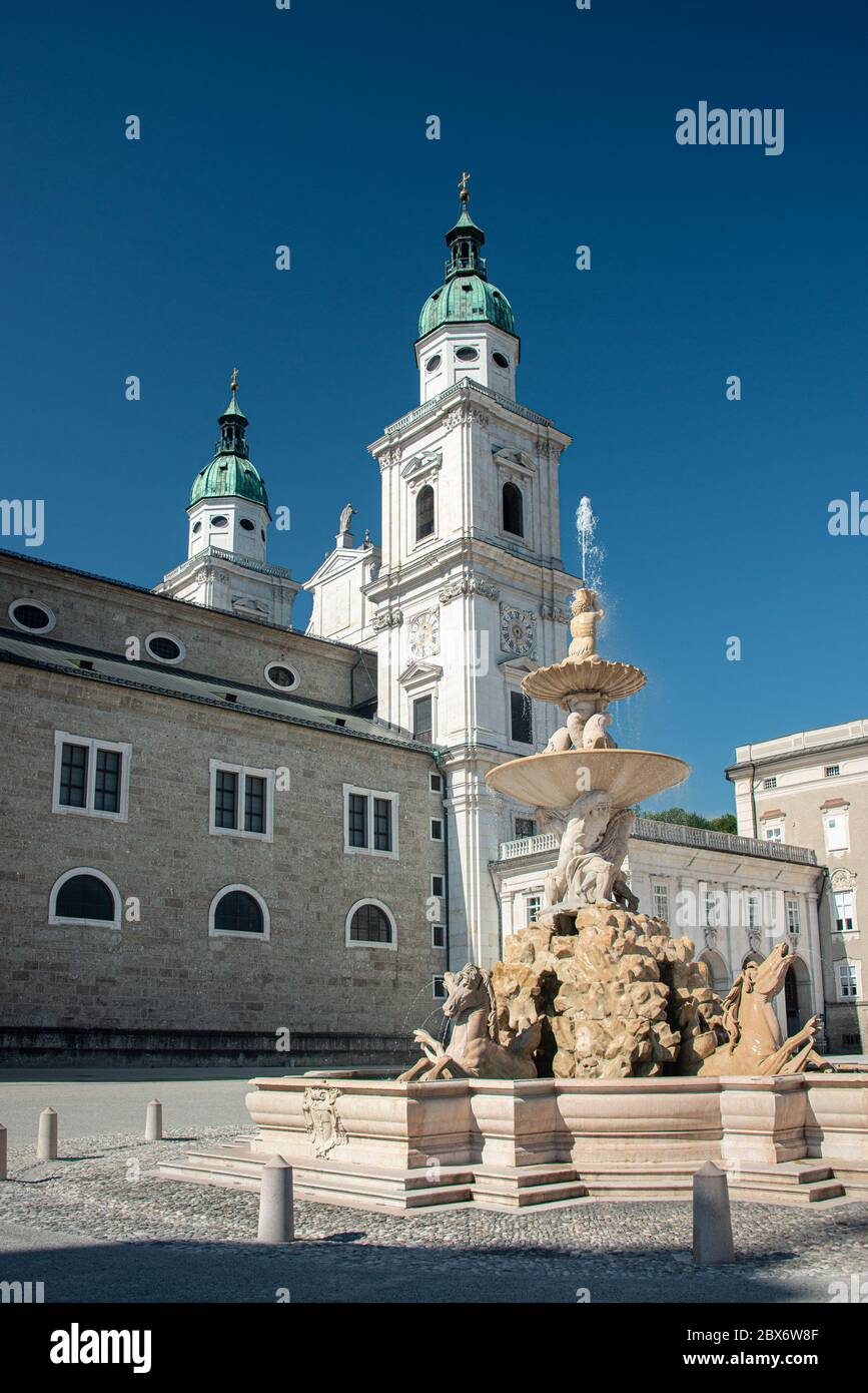 Le célèbre Salzburger Dome, une cathédrale baroque au coeur de Salzbourg, en Autriche Banque D'Images