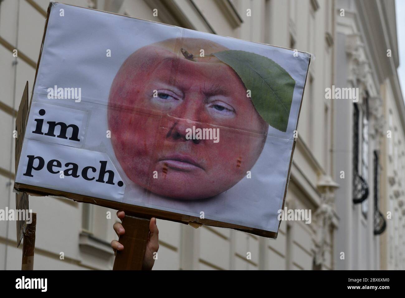 Vienne, Autriche. 05e juin 2020. Black Lives Matter manifestation à Vienne. Les manifestants se sont rassemblés devant l'ambassade américaine et sont allés au centre-ville de là. Crédit: Franz PERC / Alay Live News Banque D'Images