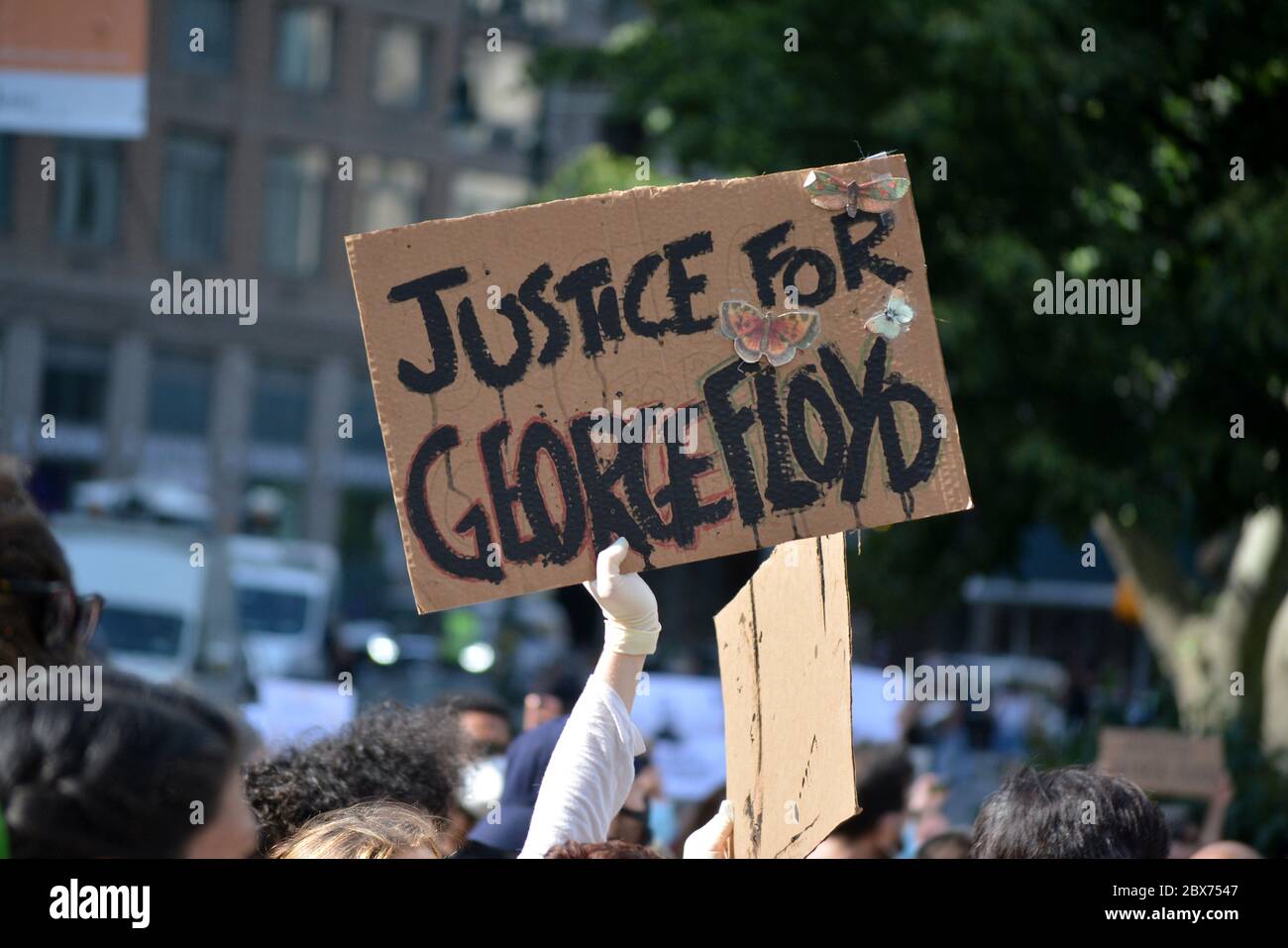 Protestation contre la brutalité policière suite à l'assassinat de George Floyd par la police de Minneapolis à New York. Banque D'Images