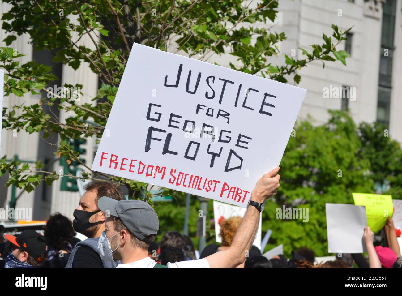 Protestation contre la brutalité policière suite à l'assassinat de George Floyd par la police de Minneapolis à New York. Banque D'Images