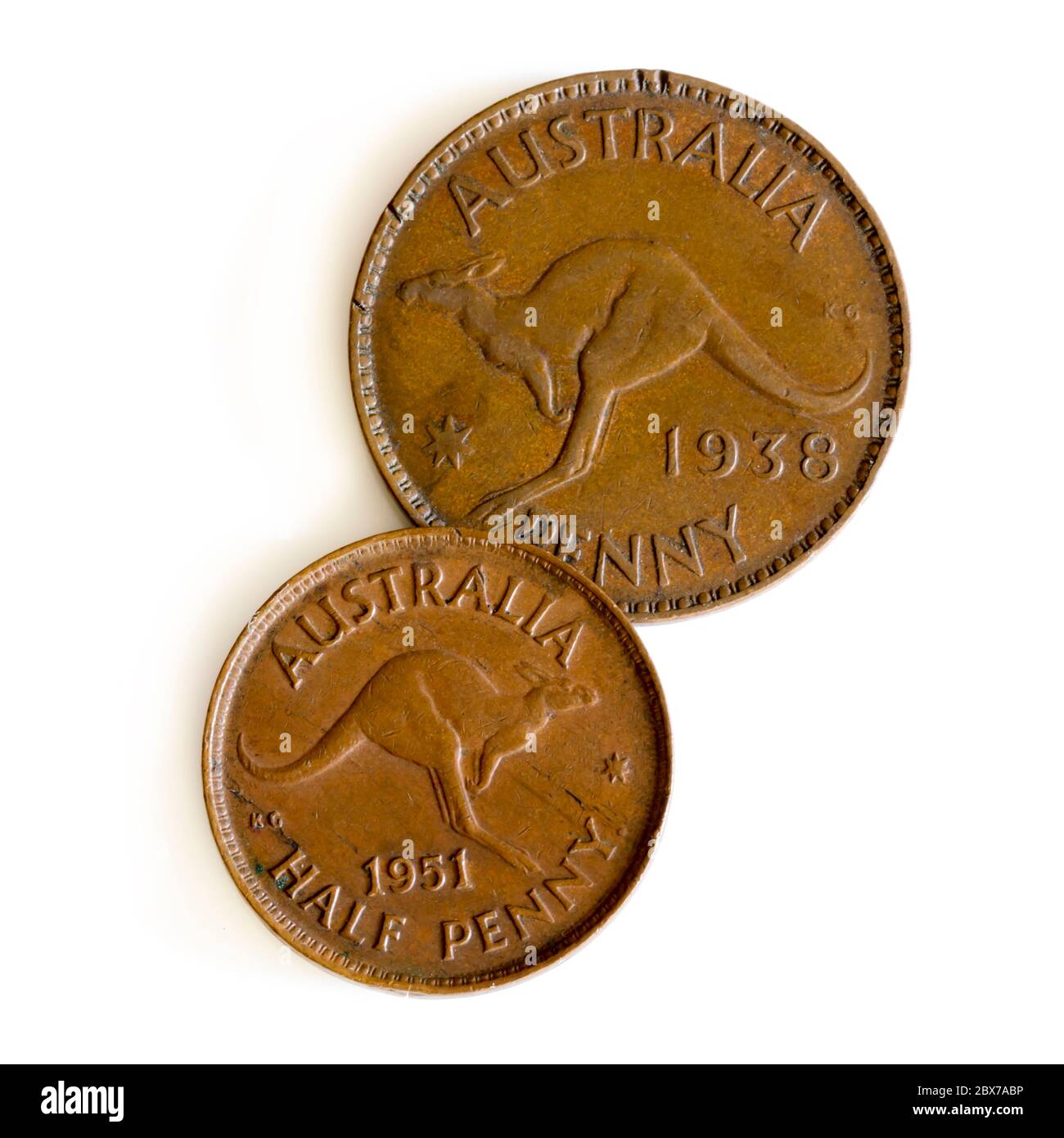 Old Australian Penny et Half Penny isolé sur White. Banque D'Images