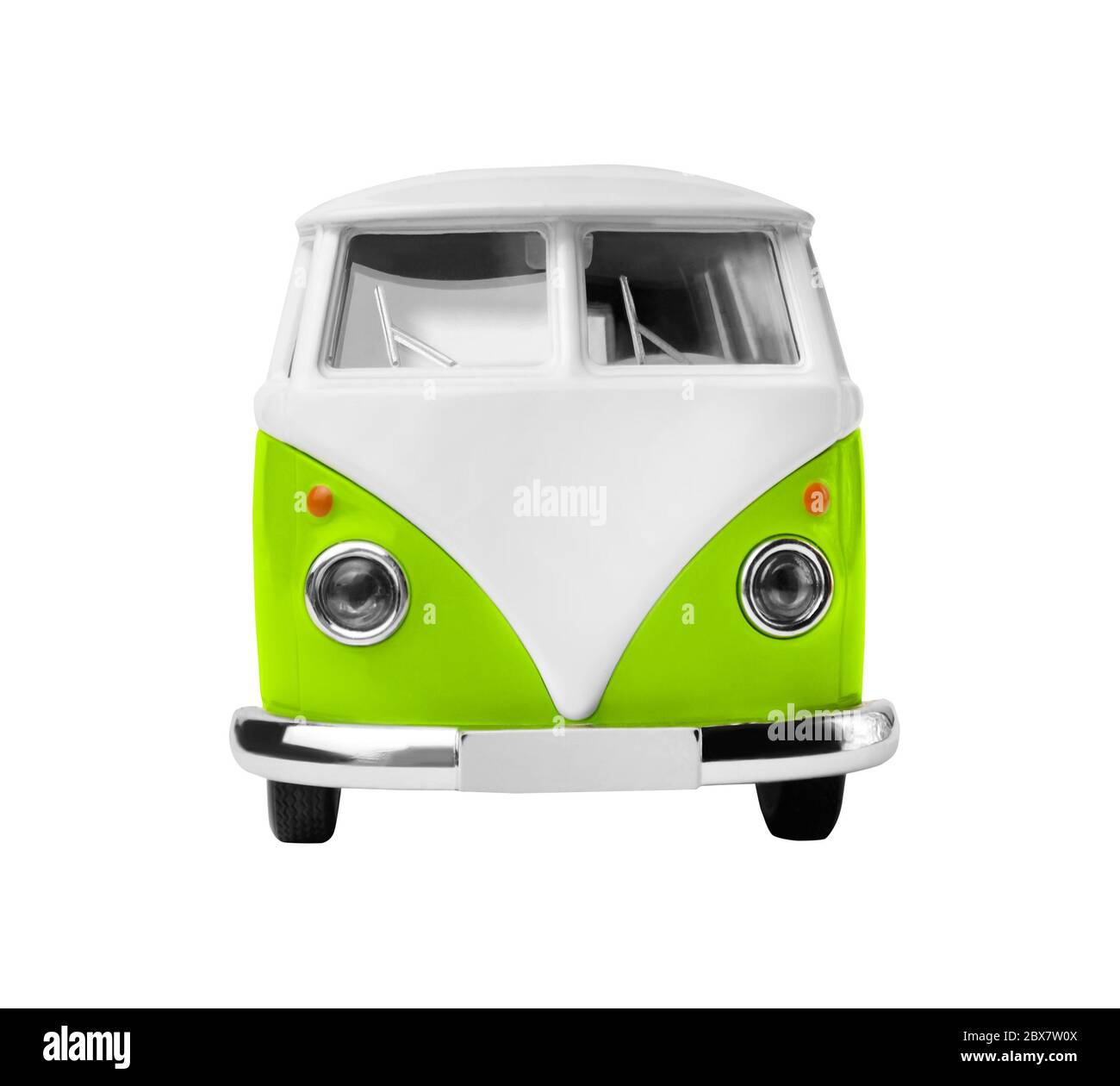 Vue avant du camion de transport isolé vert. Banque D'Images