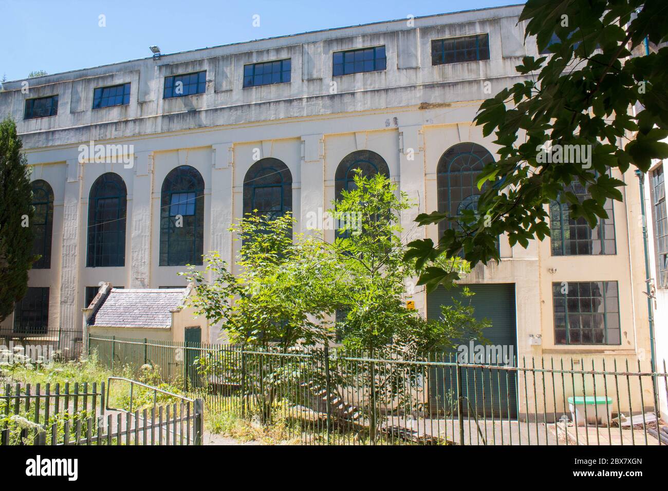 Centrale électrique Bonnington Hydro sur la rivière Clyde dans le sud du Lanarkshire, en Écosse, la plus ancienne centrale électrique hydro du Royaume-Uni, produisant de l'électricité Banque D'Images