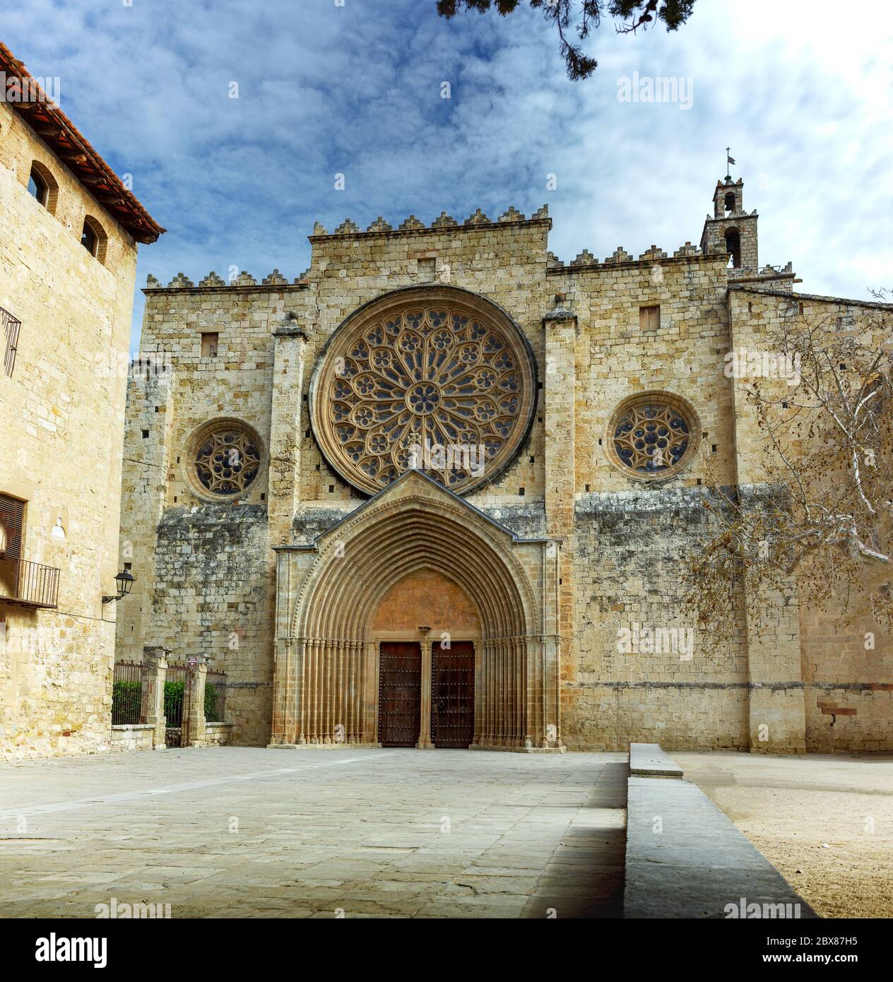 Entrée au monastère roman de la SX à Sant Cugat del .Vallés - province de Barcelone, Catalogne, Espagne Banque D'Images