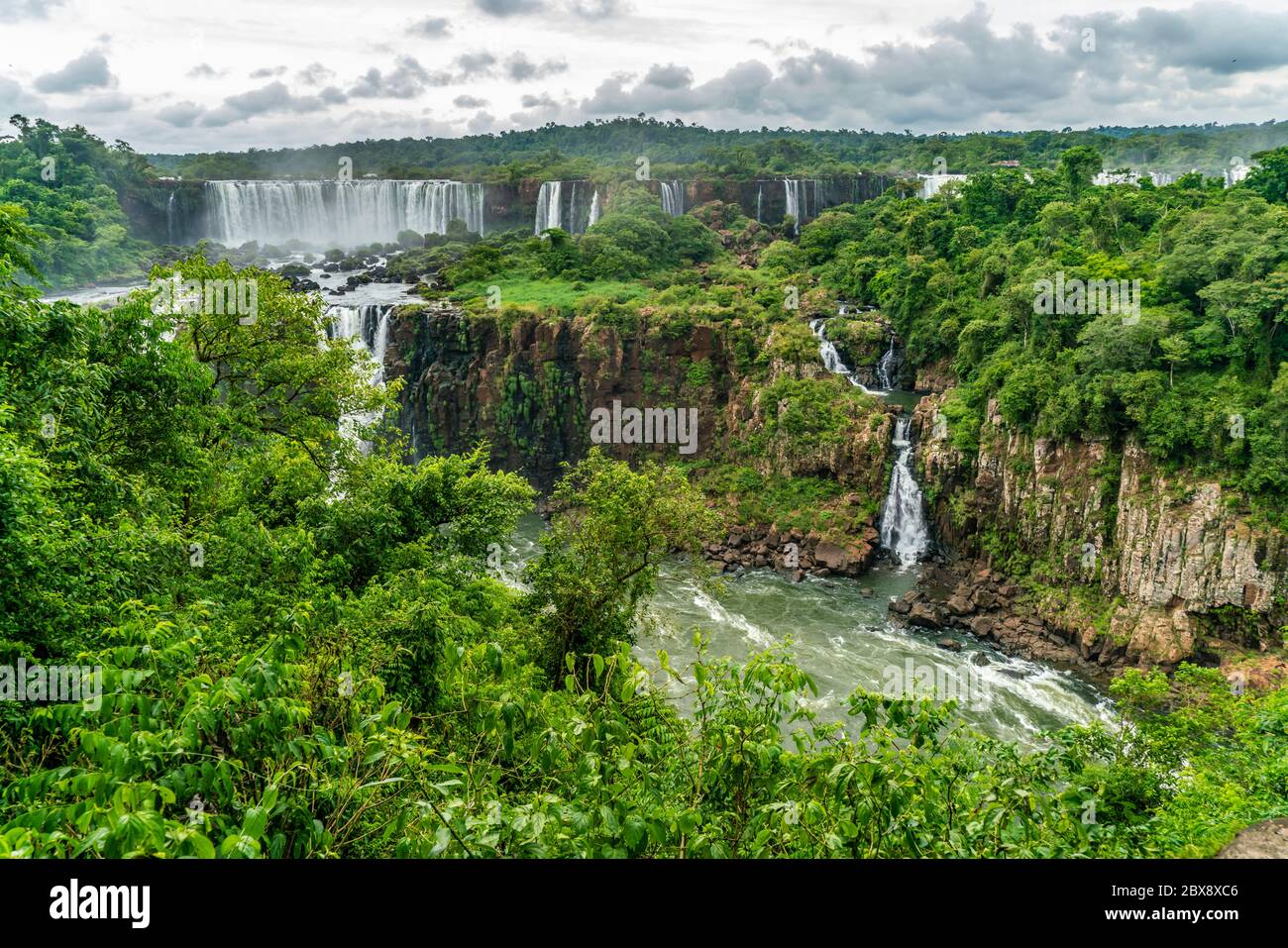 Une partie de l'Iguazu vu depuis le Parc National Brésilien Banque D'Images