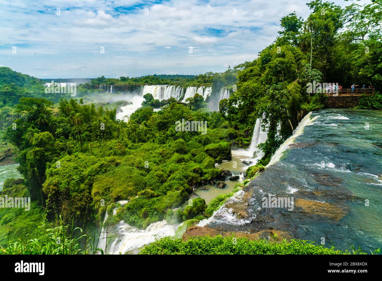 Partie des chutes d'Iguazu vue depuis le parc national argentin Banque D'Images