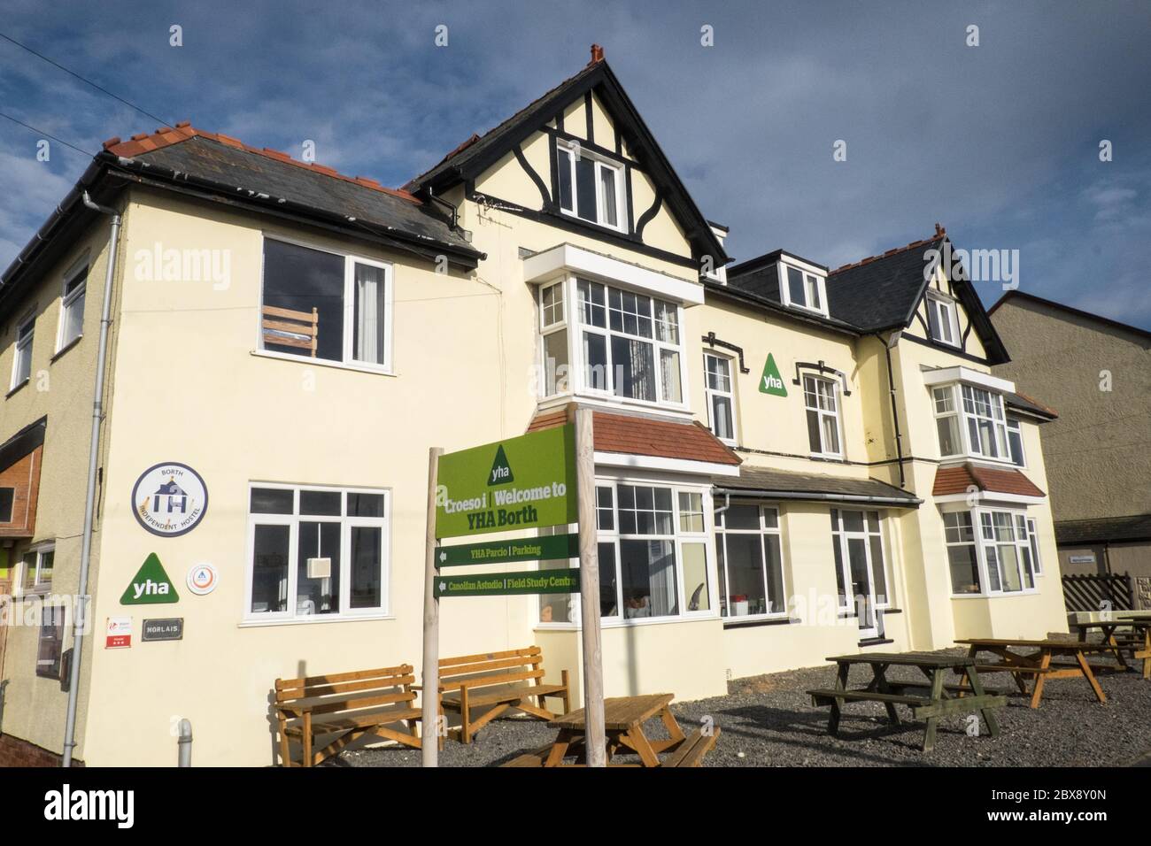 Borth,Youth Hostel,Hostel,Hostelling International,propriété,actuellement,fermée,en raison de Covid 19,avec vues sur la mer.Coastal, côte,littoral,vacances,Resort,village,de,Borth,nord,de,Aberystwyth,Ceredigion,Mid,West,Wales,Welsh,UK,GB,Britain,British,UK,UK,UK,UK,UK,UK,UK,UK,On,a,ouvert,5,visiteurs,et,en Angleterre,pays,et,pays,de,de,plus,de,et,de,de,les,pays,de,les,pays,de,et,de,les,les,les,les,s,les,les,les,les,les,les,les,les,les,les Banque D'Images