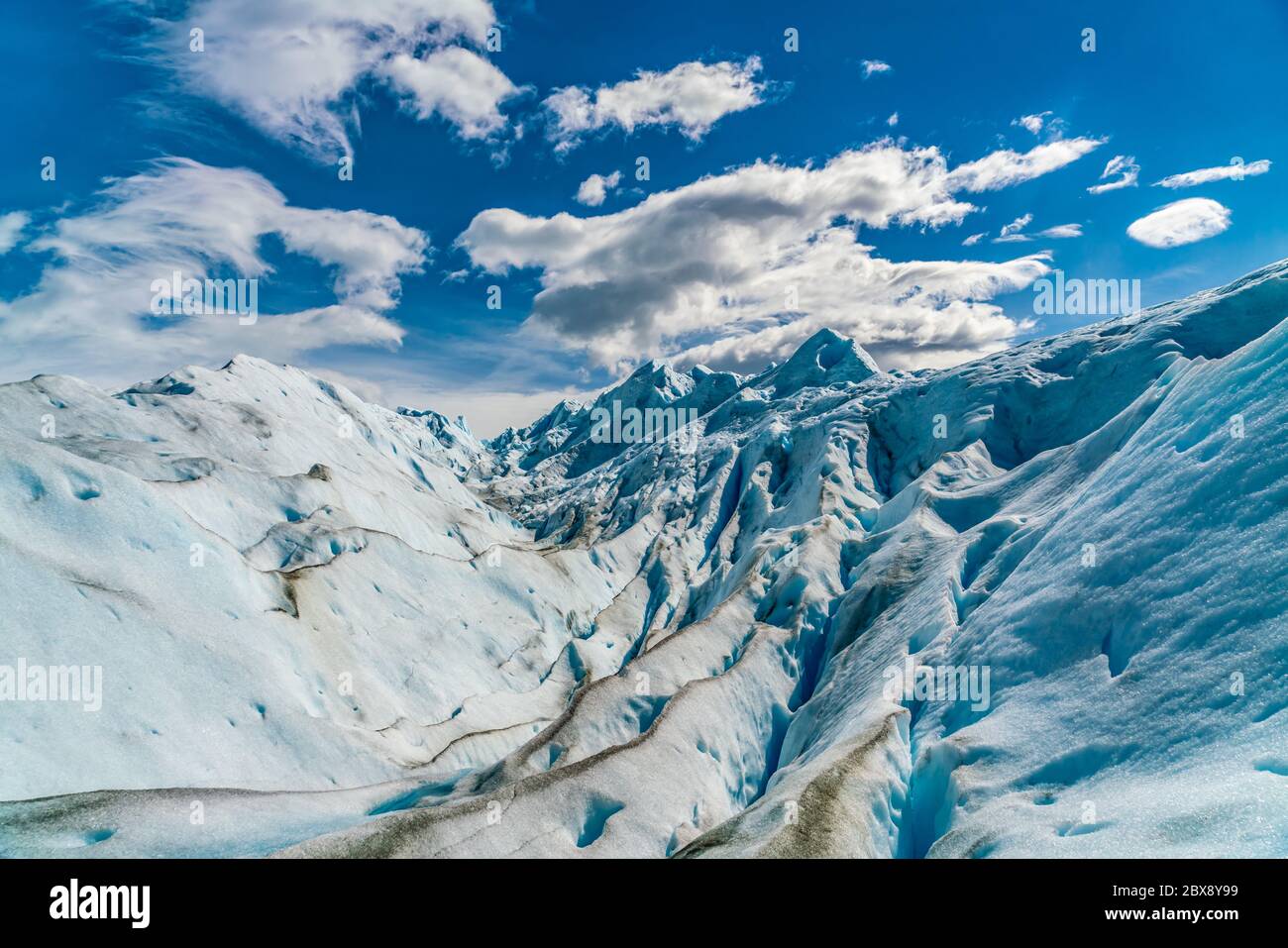 Haut de page du glacier Perito Moreno dans le parc national des glaciers près de Calafate en Argentine Banque D'Images