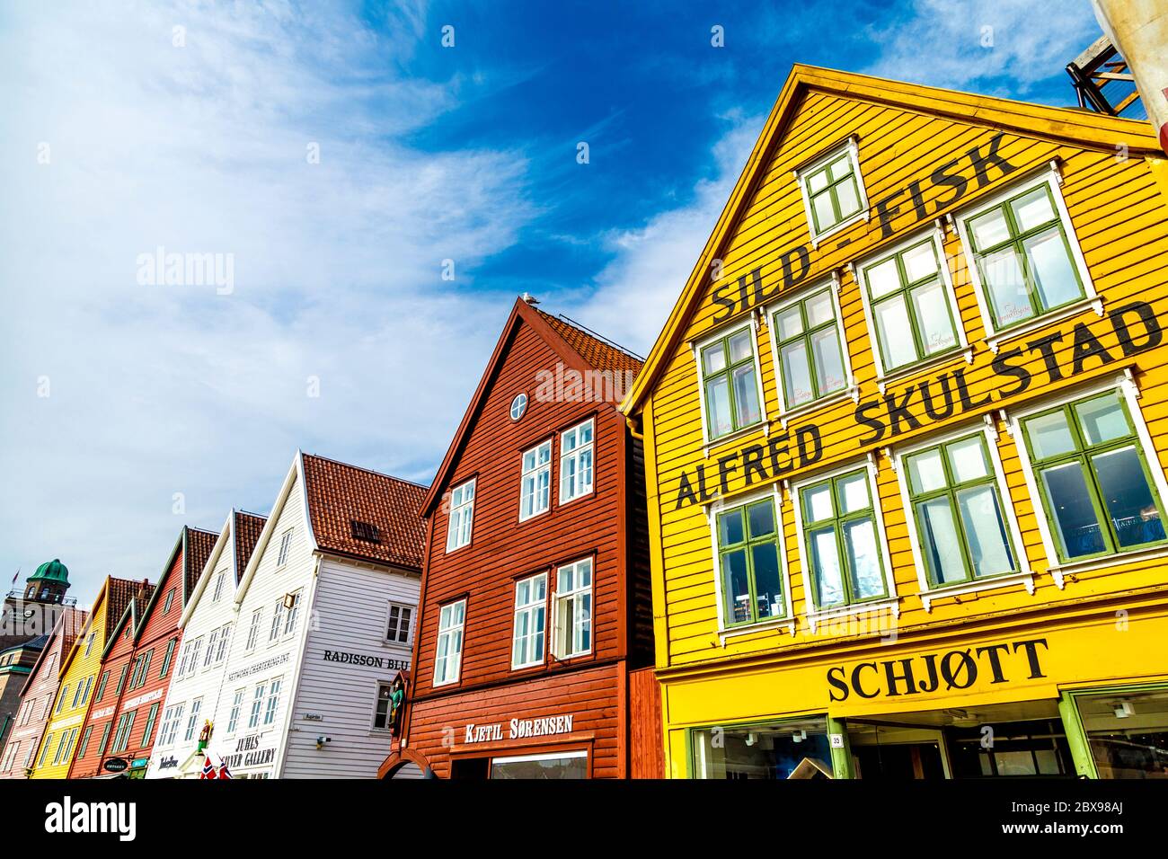 Bâtiments hanséatique historique dans Bryggen par la baie de Vågen, Bergen, Norvège Banque D'Images