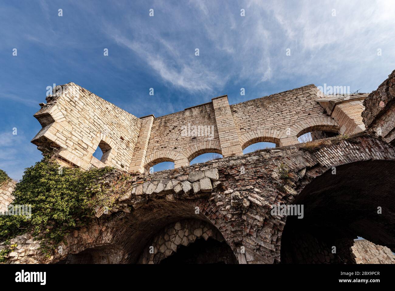 Fort Mollaire (forte di Monte) de l'empire autrichien (1849-1852) construit pour protéger la frontière sur la vallée de l'Adige près de Vérone, Vénétie, Italie, Europe Banque D'Images