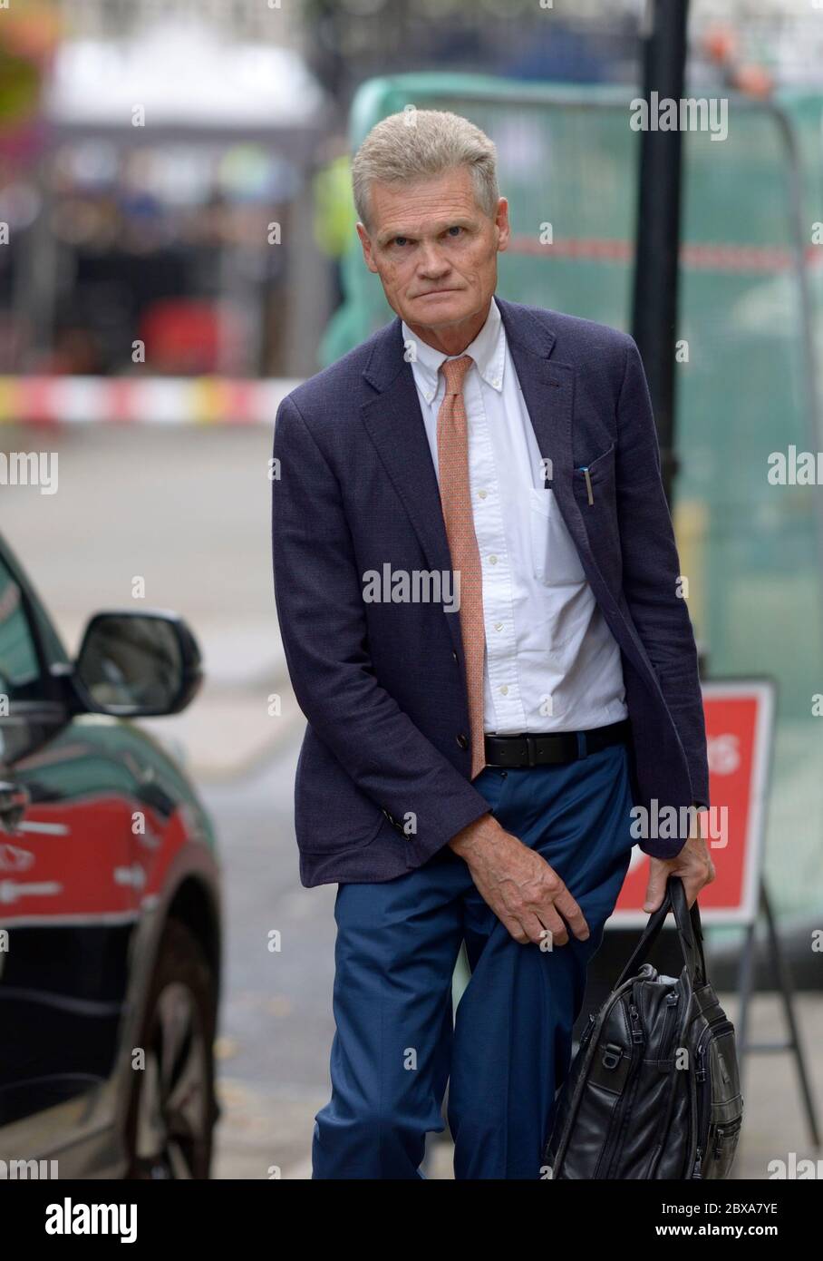 Sir John Bell, rue Downing, 5 septembre 2019. Sir John Irving Bell GBE FRS FMedSci FREng : immunologiste et généticien canadien. Président de Th Banque D'Images