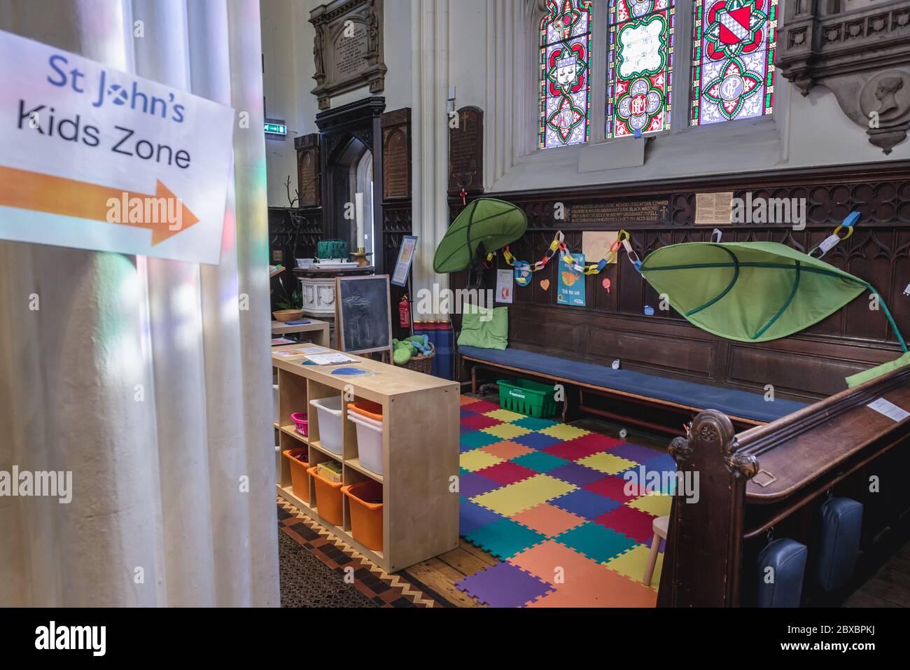 Zone enfants dans l'église Saint-Jean l'évangéliste à Édimbourg, capitale de l'Écosse, partie du Royaume-Uni Banque D'Images