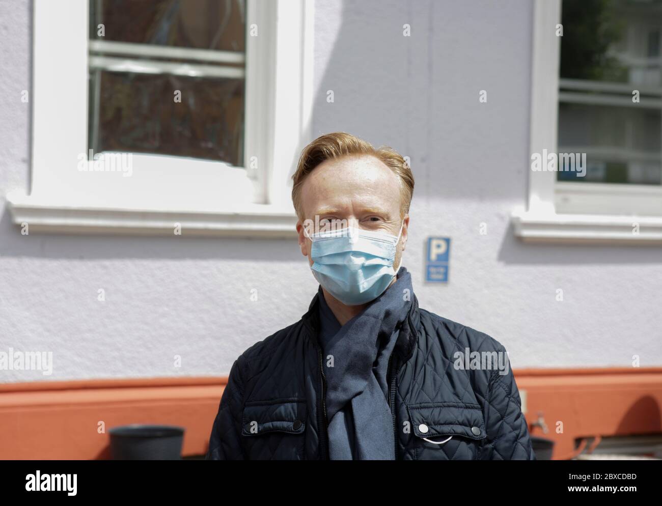 Worms, Allemagne. 06e juin 2020. Le député local du Parlement allemand pour la CDU (Union chrétienne-démocrate) Jan Metzler assiste à la contre-manifestation. Environ 50 manifestants de droite ont défilé dans le centre-ville de Worms pour les 12 dernières années « la mort de l'avenir allemand ». La marche a été courte en raison de plusieurs centaines de contre-manifestants qui ont bloqué le chemin de la marche de droite. La marche a été un événement annuel de droite dans différentes villes allemandes qui a attiré plus de 1000 000 manifestants à son sommet. (Photo de Michael Debets/Pacific Press) Credit: Pacific Press Agency/Alay Live News Banque D'Images