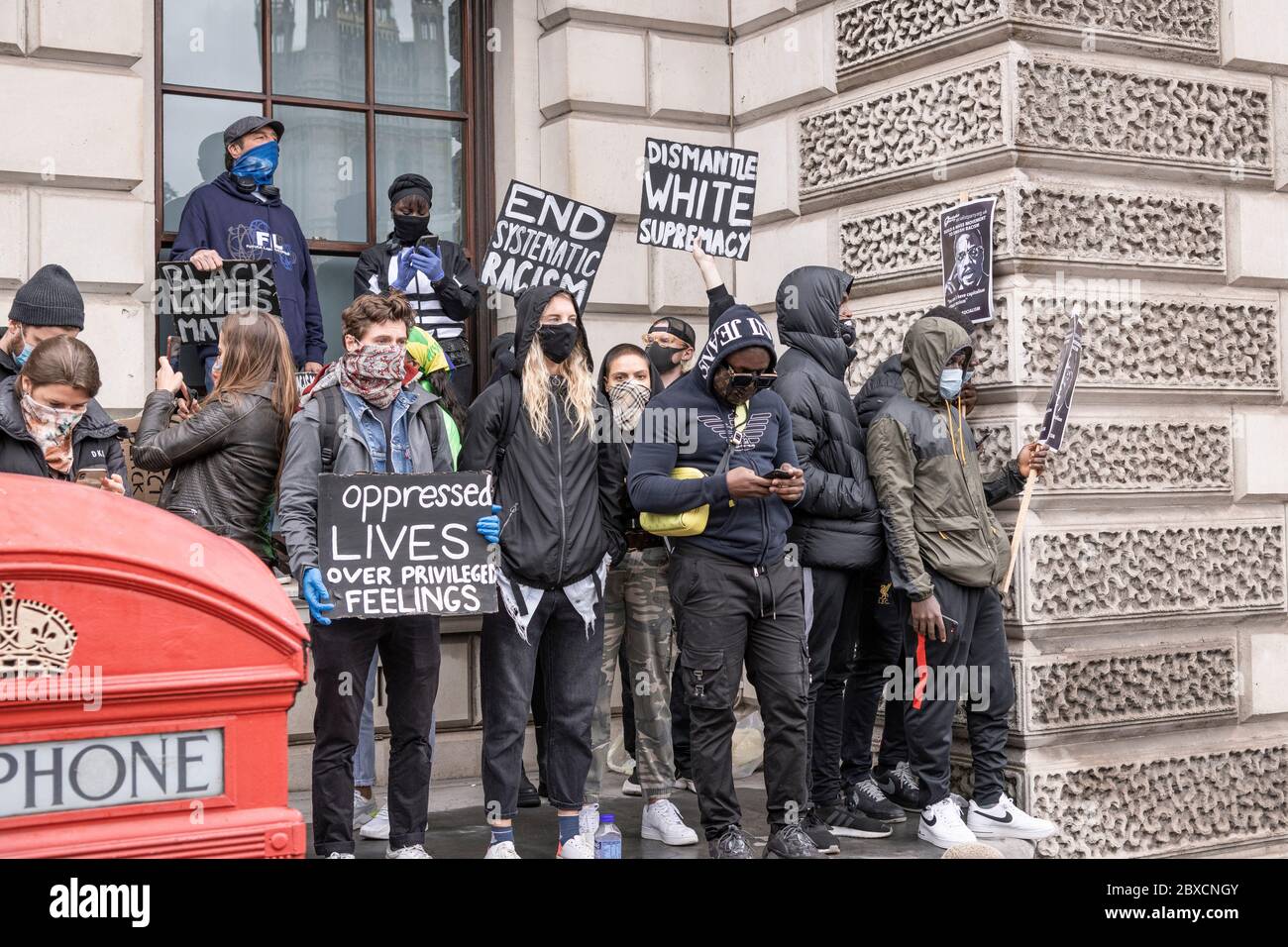 Black Lives Matter Protest à Londres le 2020 juin, montrant la solidarité à la mort de George Floyd Banque D'Images