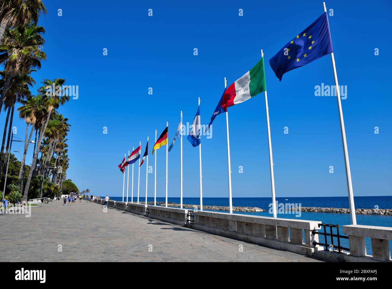 La promenade du bord de mer du village ligurien 19 mai 30 2020 Imperia Italie Banque D'Images