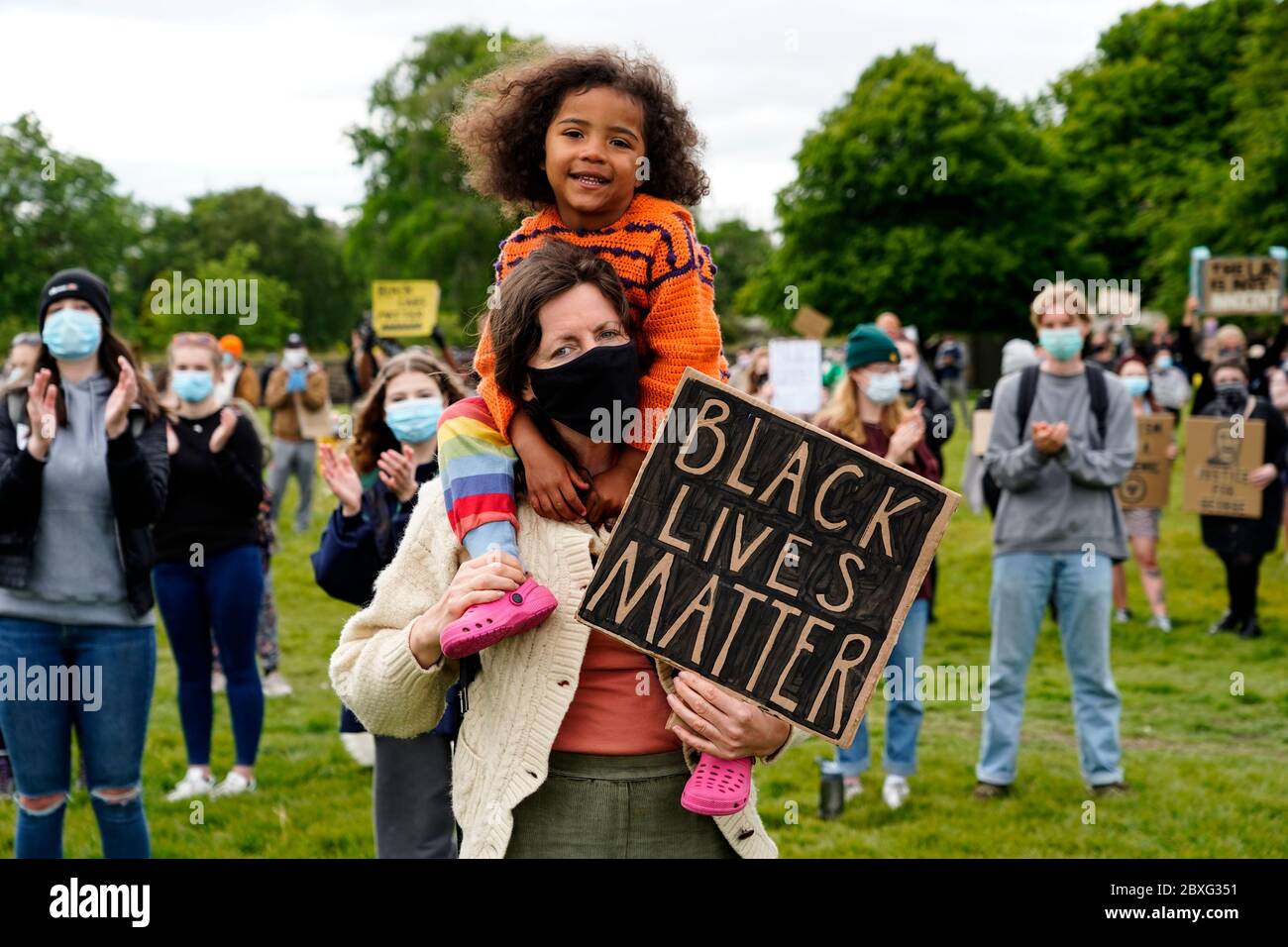 Edimbourg, Ecosse, Royaume-Uni. 7 juin 2020. Black Lives Matter manifestation au parc Holyrood à Édimbourg. Iain Masterton/Alay Live News Banque D'Images