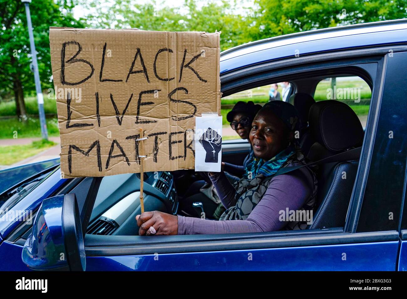 Edimbourg, Ecosse, Royaume-Uni. 7 juin 2020. Black Lives Matter manifestation au parc Holyrood à Édimbourg. Les conducteurs ont montré leur soutien dans un convoi de voitures privées. Iain Masterton/Alay Live News Banque D'Images