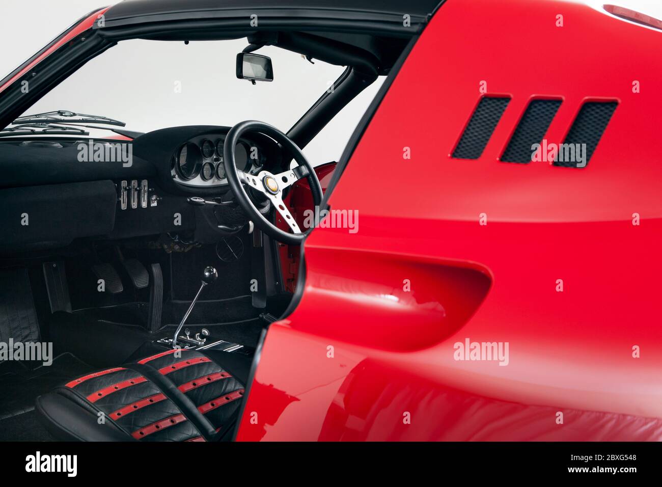 Intérieur de la Ferrari Dino 246 GTS côté passager Banque D'Images