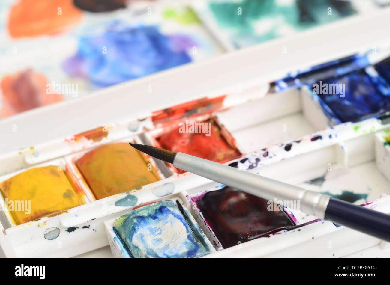 Palette de peinture aquarelle utilisée pour peindre des illustrations de loisirs Banque D'Images