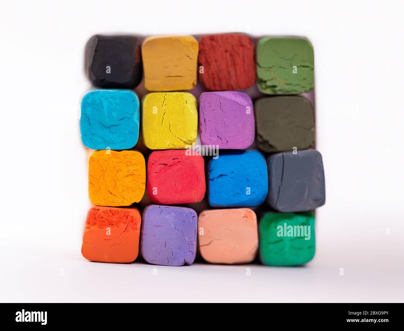 Gros plan d'une pile de craies multicolores Banque D'Images