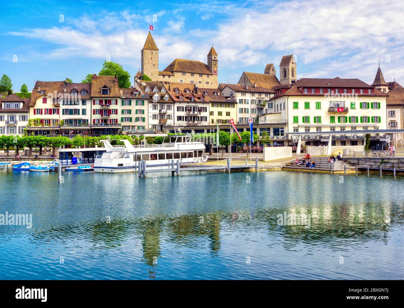 La vieille ville historique et le château de Rapperswil-Jona, sur le lac de Zurich, en Suisse, sont une destination populaire d'une journée au départ de Zurich Banque D'Images
