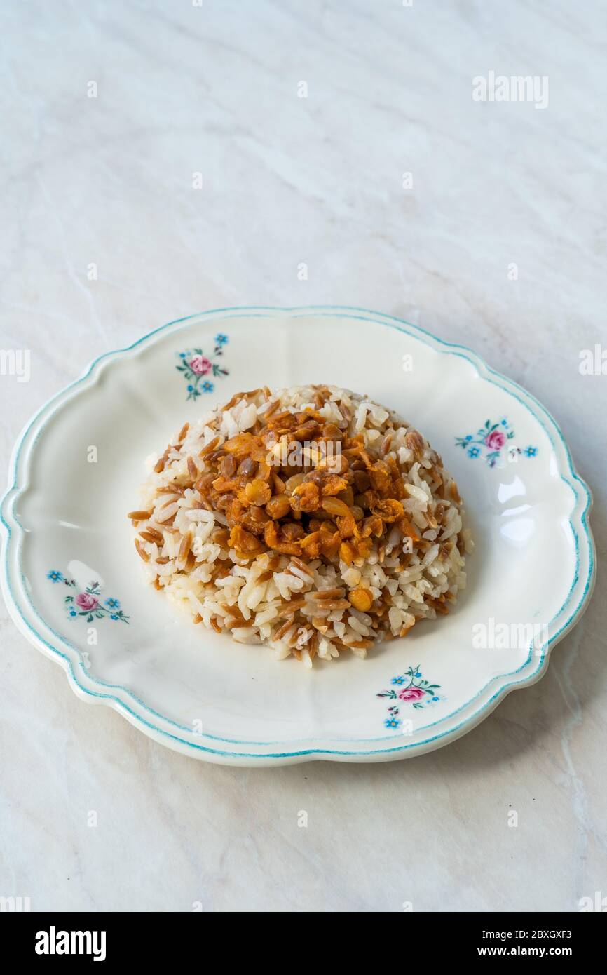 Mujadara Libanais riz et lentilles Pilaf avec vermicelles / Pilav. Plat  traditionnel Photo Stock - Alamy