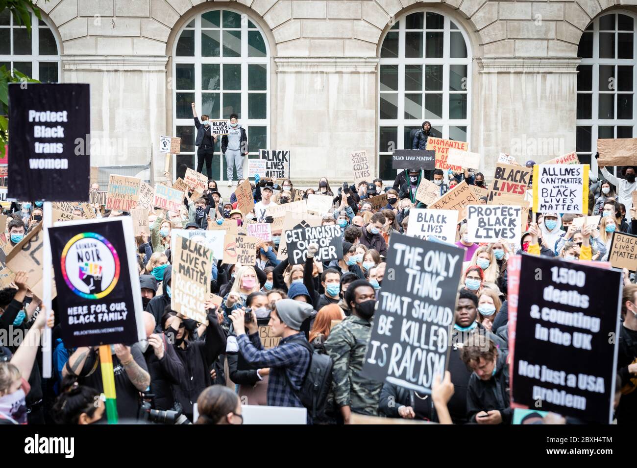 Manchester, Royaume-Uni. 07e juin 2020. Pour la deuxième journée consécutive, des milliers de personnes se présentent pour une manifestation Black Lives Matter à la place St Peters.des manifestations ont été observées dans le monde entier après la mort de George Floyd, mort en détention policière en Amérique la semaine dernière. Credit: Andy Barton/Alay Live News Banque D'Images