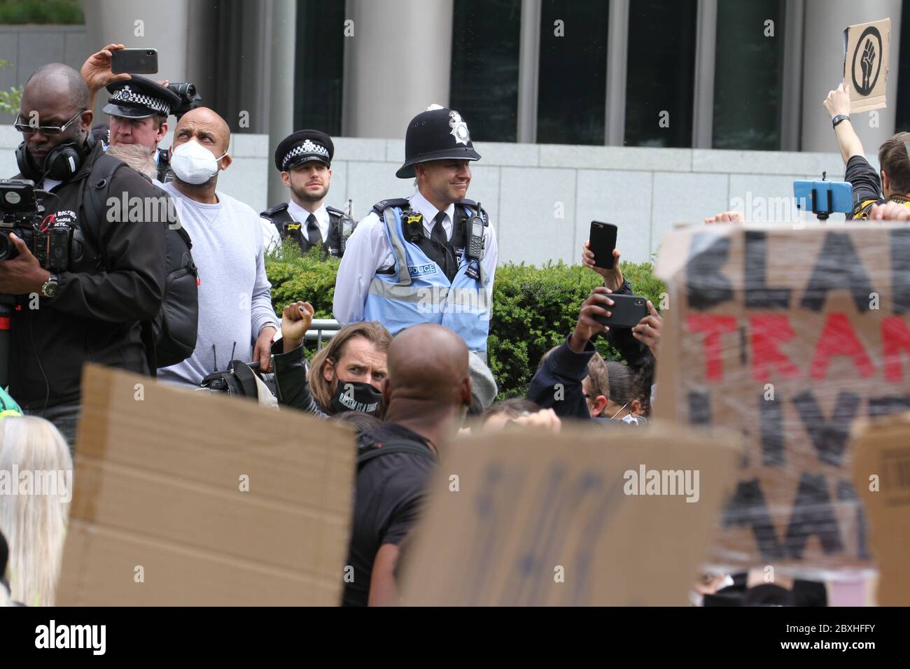 Westminster, Londres, Royaume-Uni - 7 juin 2020 : la mort de George Floyd, alors qu'il était sous la garde de la police de Minneapolis, a suscité des manifestations à travers les États-Unis, ainsi que des manifestations de solidarité dans le monde entier. Photos: David Mbiyu Banque D'Images