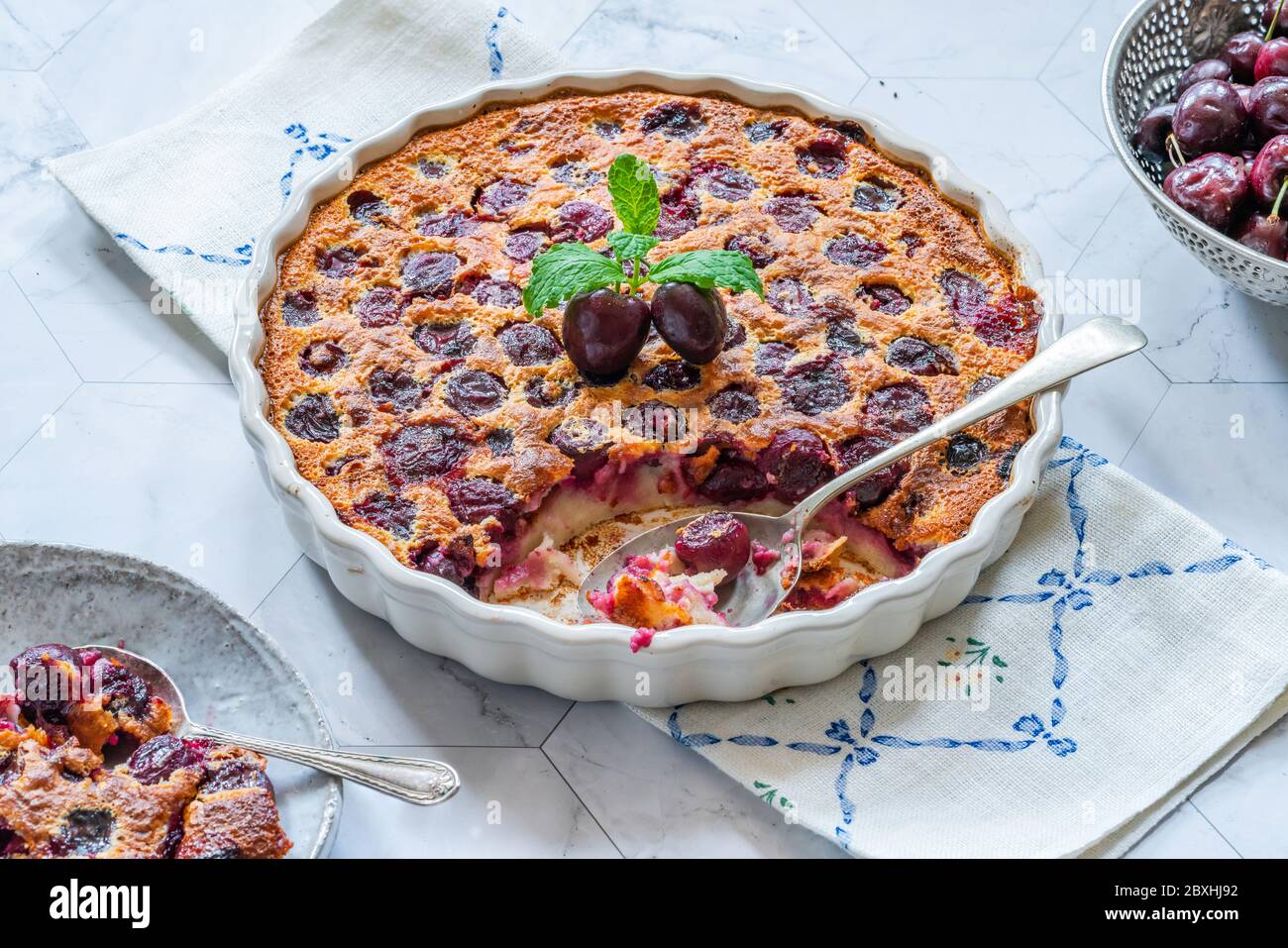 Gâteau à la cerise et beurre à la bière blanche Banque D'Images