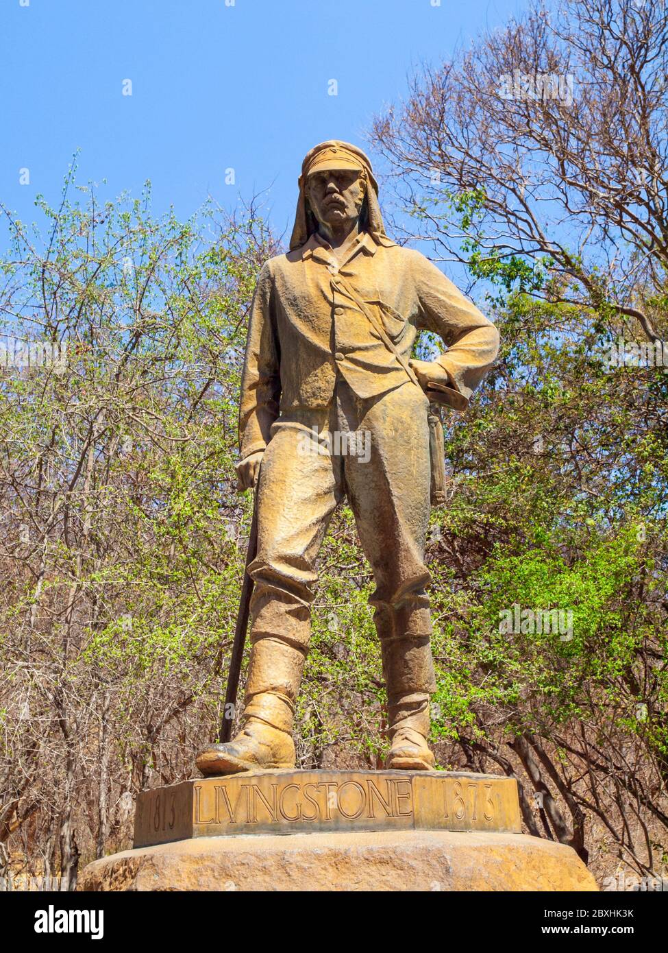 VICTORIA FALLS, ZIMBABWE - 4 OCTOBRE 2013 : statue de David Livingstone dans le parc national de Victoria Falls, Zimbabwe. Banque D'Images