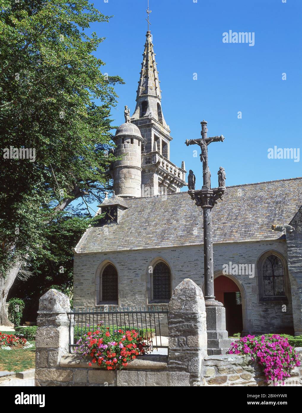 Église Saint-Jacques de Locquirec, rue de l'Église, Locquirec, Finistère, Bretagne, France Banque D'Images