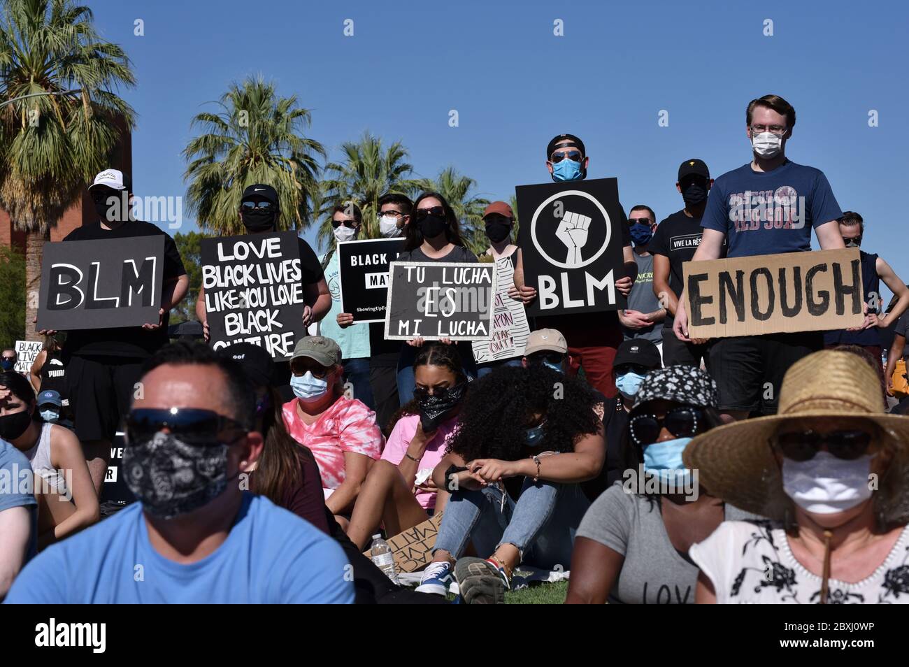 Des milliers de manifestants assistent à la Black Lives Matter Tucson : manifestation et manifestation pour célébrer la Black Lives pour se souvenir des Noirs qui se sont enorus Banque D'Images