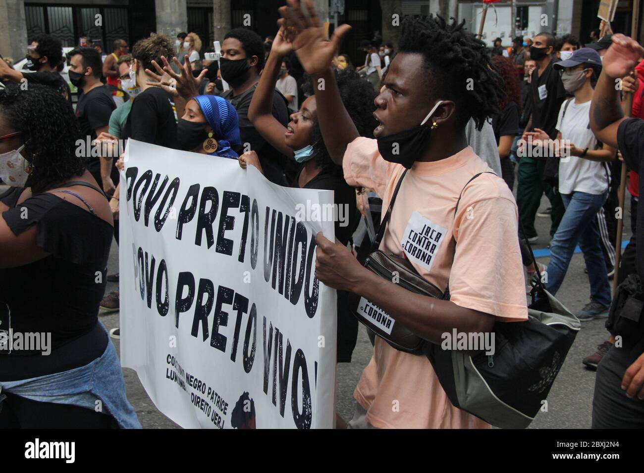 Rio de Janeiro, Rio de Janeiro, Brésil. 7 juin 2020. (INT) protester contre toute vie importante à Rio de Janeiro. 7 juin 2020, Rio de Janeiro, Brésil: Les manifestations pour toutes les vies comptent, à partir de la région de Candelaria, passant par le Brésil central, et se terminant au buste de Zombie de Palmares, ce dimanche.Credit: Fausto Maia /Thenews2 Credit: Fausto Maia/TheNEWS2/ZUMA Wire/Alay Live News Banque D'Images