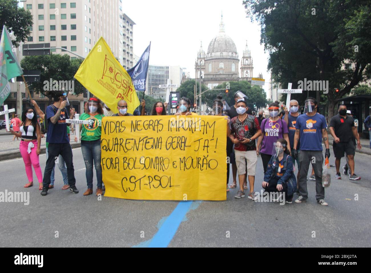 Rio de Janeiro, Rio de Janeiro, Brésil. 7 juin 2020. (INT) protester contre toute vie importante à Rio de Janeiro. 7 juin 2020, Rio de Janeiro, Brésil: Les manifestations pour toutes les vies comptent, à partir de la région de Candelaria, passant par le Brésil central, et se terminant au buste de Zombie de Palmares, ce dimanche.Credit: Fausto Maia /Thenews2 Credit: Fausto Maia/TheNEWS2/ZUMA Wire/Alay Live News Banque D'Images