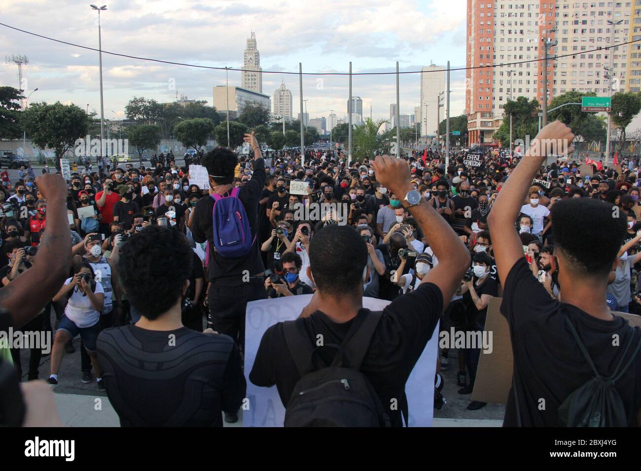 Rio de Janeiro, Rio de Janeiro, Brésil. 7 juin 2020. (INT) protester contre toute vie importante à Rio de Janeiro. 7 juin 2020, Rio de Janeiro, Brésil: Les manifestations pour toutes les vies comptent, à commencer par la région de Candelaria, en passant par le Brésil central, et se terminant par le buste de Zombie de Palmares, ce dimanche. Crédit: Fausto Maia /Thenews2 crédit: Fausto Maia/TheNEWS2/ZUMA Wire/Alay Live News Banque D'Images