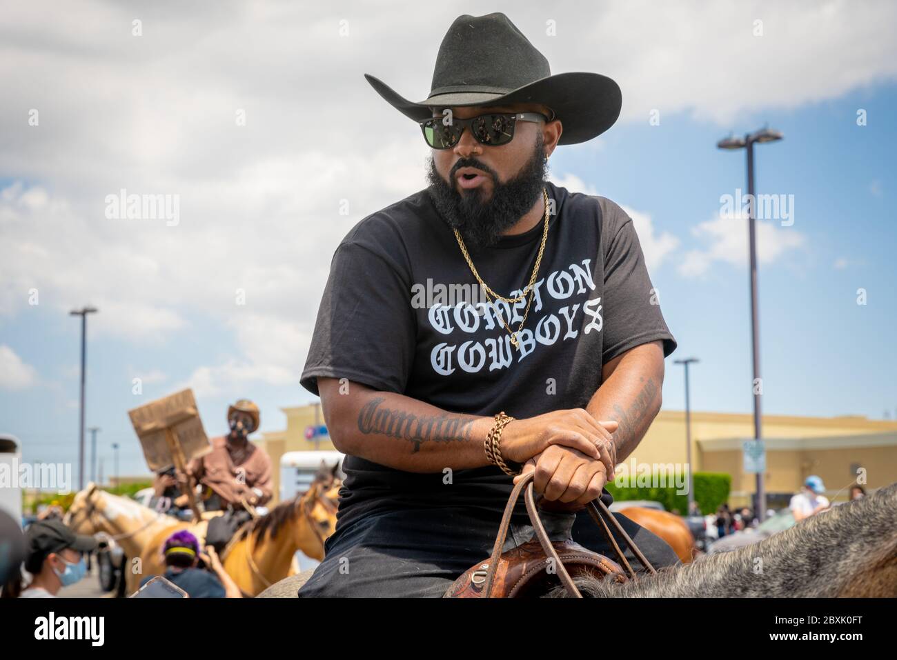 Compton, États-Unis. 7 juin 2020. Les cavaliers au Comtton Cowboy Peace Ride en l'honneur de George Floyd. Crédit : Jim Newberry/Alay Live News. Banque D'Images