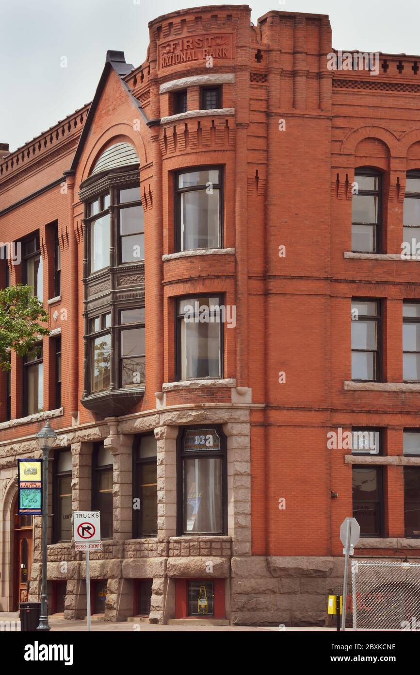 First National Bank, construit en 1889, un magnifique bâtiment Queen Anne en briques rouges et en granit, restauré à la splendeur originale dans le centre-ville de St. Cloud, Minnesota Banque D'Images