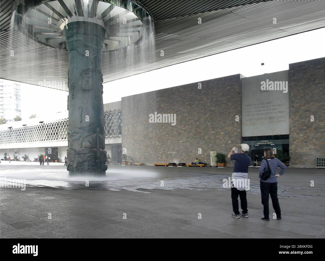 Musée d'anthropologie de la fontaine centrale, Mexico, Mexique Banque D'Images