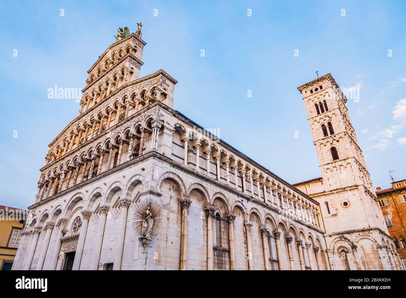 Place de la cathédrale de San Michele à Foro au coucher du soleil Banque D'Images