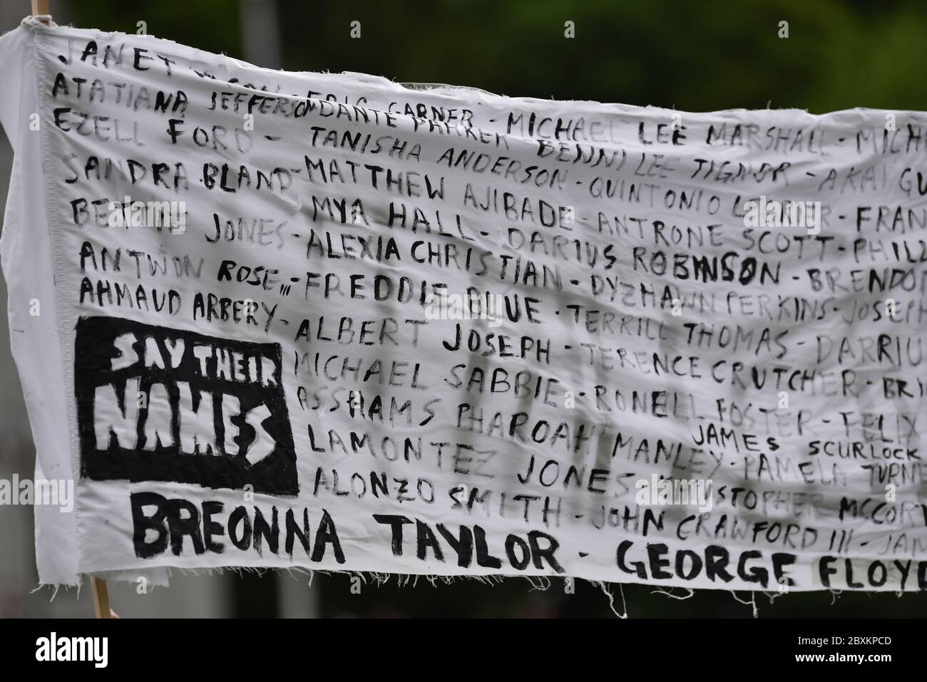 Protestation contre le meurtre de personnes de couleur par la police aux États-Unis (Black Lives Matter), à la maison d'État du Vermont et dans les rues environnantes, Montpelier, VT, États-Unis. Banque D'Images