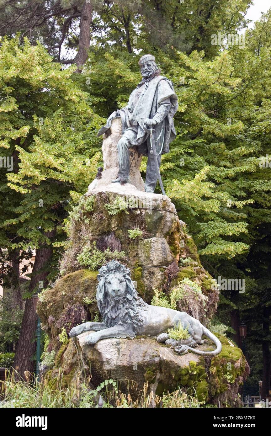 L'impressionnant Monument de Giuseppe Garibaldi érigé en 1885 dans la Giardini, Venise, Italie. Sur affichage public sur 100 ans. Banque D'Images